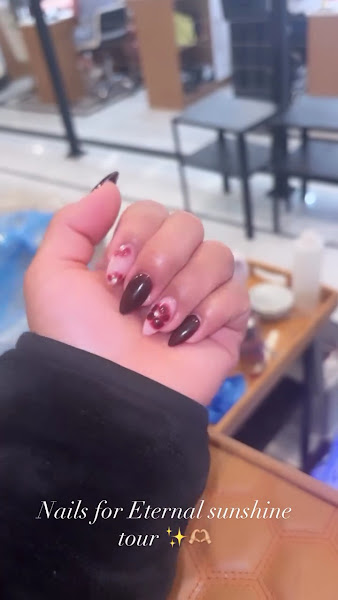 High Five Nail Bar 2