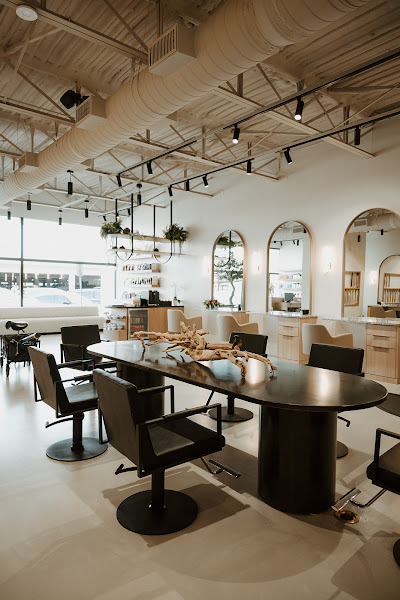 One Studio Salon 1
