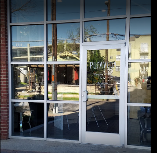 Pura Vida Salon 3