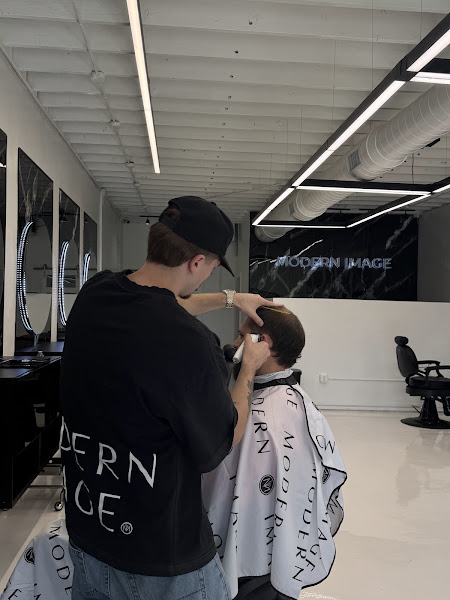 Barber & Stylist- Modern Image, Dallas Tx 4