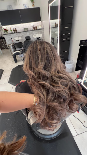 Elévate Hair Parlour 2