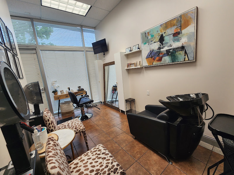 Salons of Dallas Suites at Hi Line