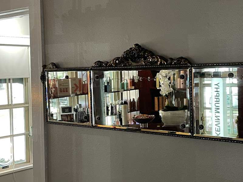 Travis Salon Uptown 2