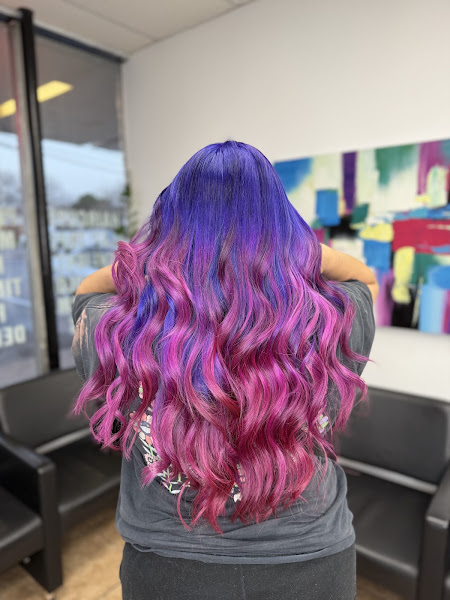 Divina's Hair Salon 4