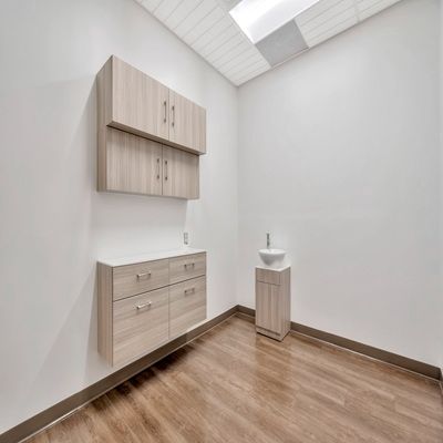 Sola Salons 2