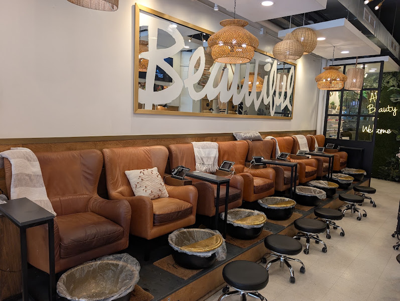 Pink Toes Nail Bar - Downtown Dallas 1
