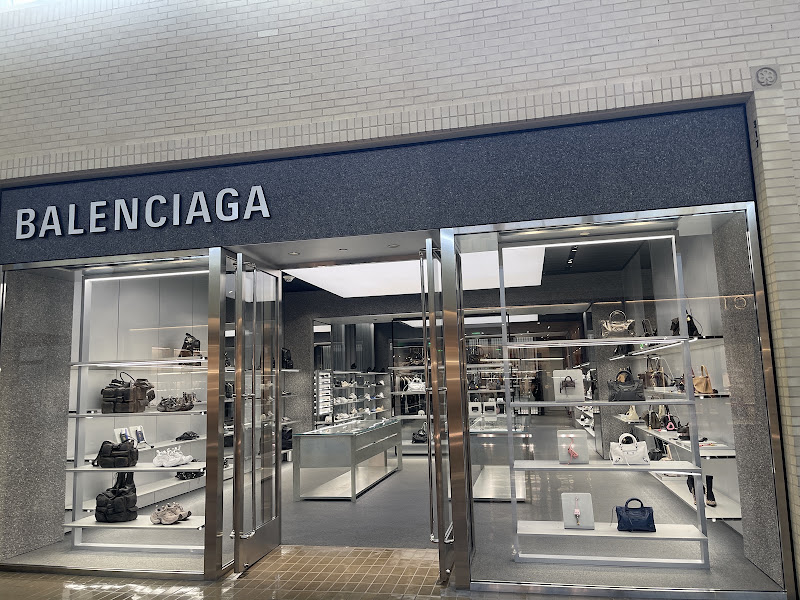 BALENCIAGA