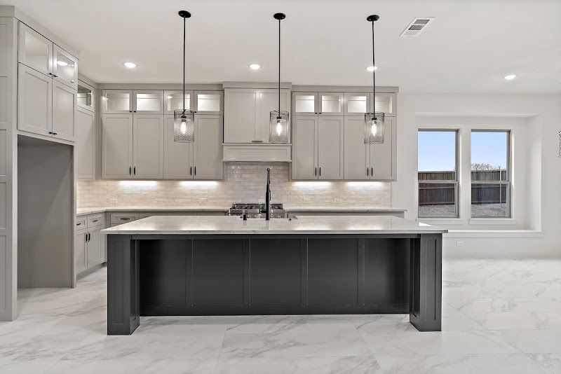 Kim Martinez Dallas Realtor - Only 1 Realty Group LLC - Real Estate Agent 4