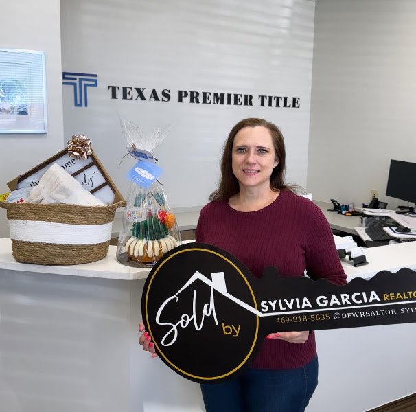 Sylvia Garcia, DFW REALTOR 4