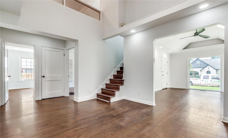 Real Estate Agent Ginger Varga 5