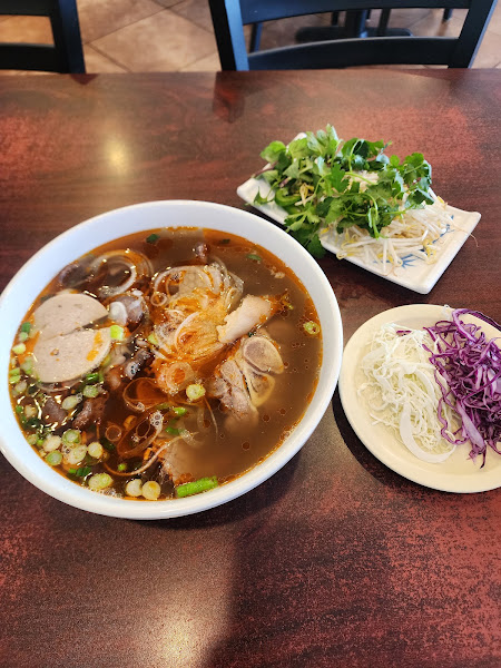 Phở Phi Restaurant 4