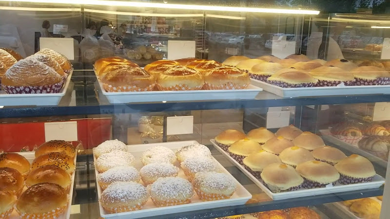 85°C Bakery Cafe - Lakeline 2
