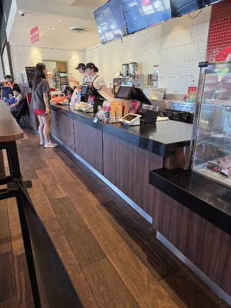 85°C Bakery Cafe - Lakeline 3