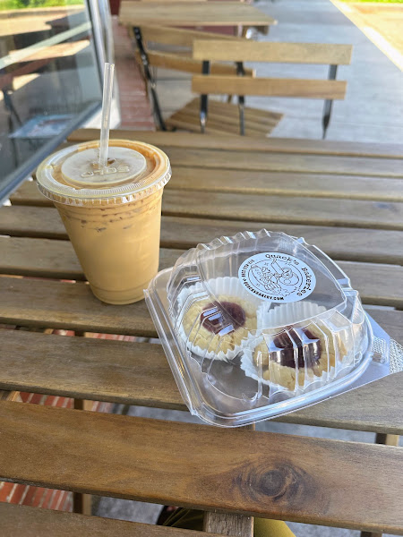 Quack's 43rd Street Bakery 4