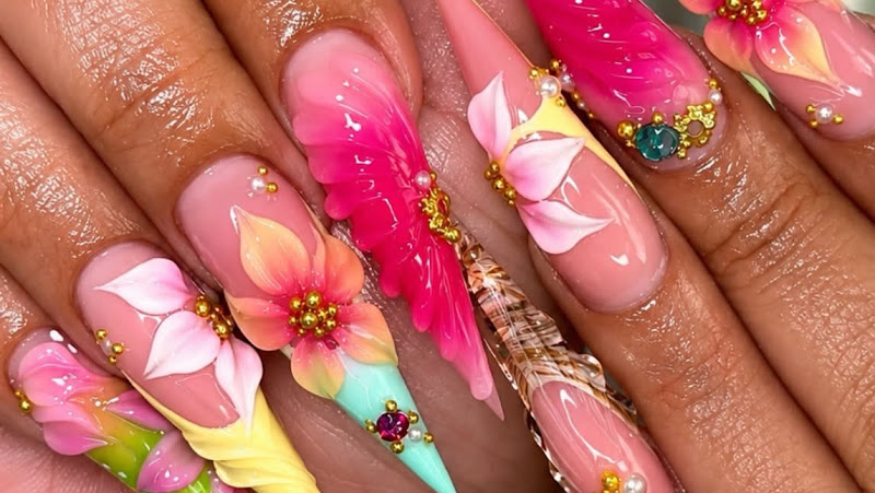 Lisa’s Nails