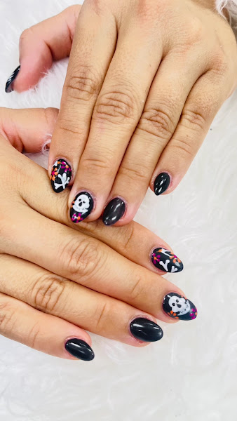 Lisa’s Nails 2
