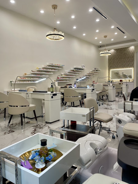 Unique Nails Spa 3