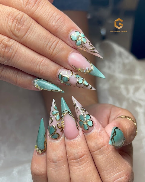 Golden Nail Lounge