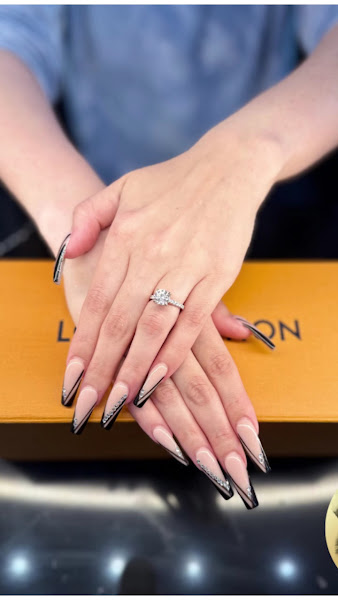 Zara Nails Bar 2