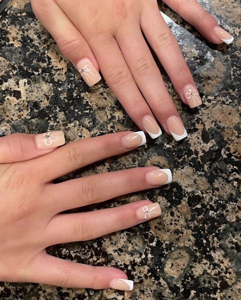 LUSH NAIL BAR 2