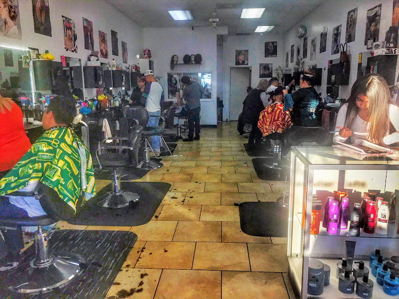 Mina's Salon 4