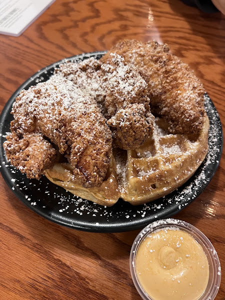 Amarith Farmhouse Restaurant & Pie Shoppe 4
