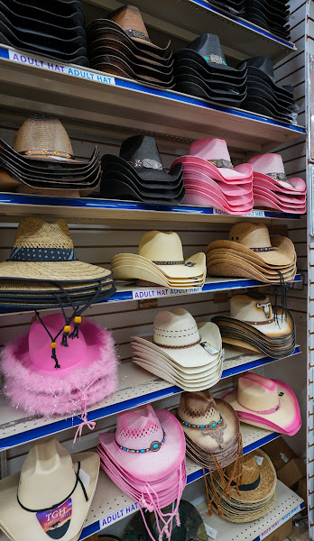 Scruffy’s Souvenirs & Food Mart 5