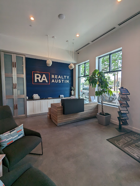 Compass Real Estate | North Austin 4