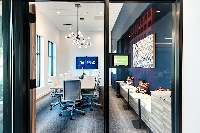 Compass Real Estate | North Austin 5