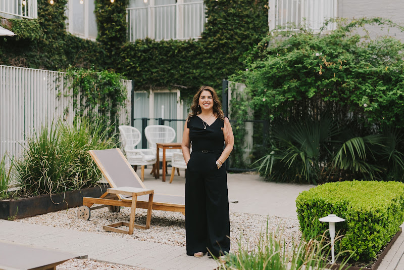 Sue Mercado Real Estate Group - Top Austin Realtor (brokered by Mercado Vincent Real Estate))