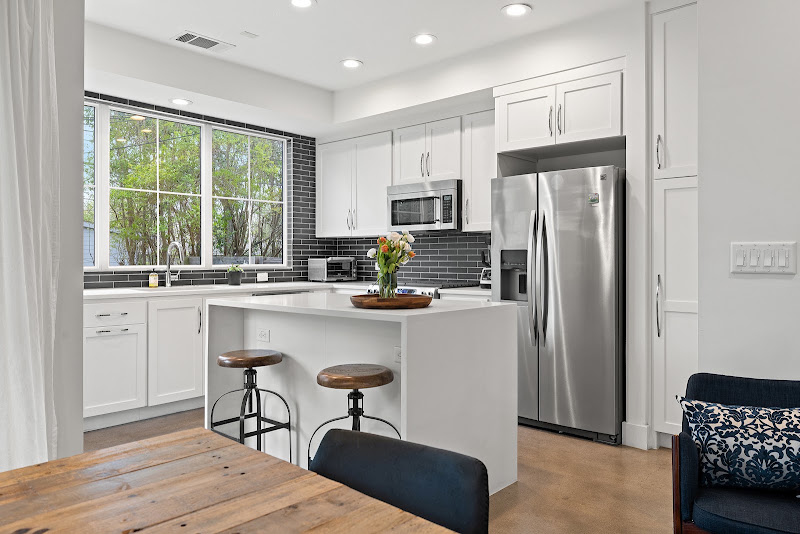 Sue Mercado Real Estate Group - Top Austin Realtor (brokered by Mercado Vincent Real Estate)) 3