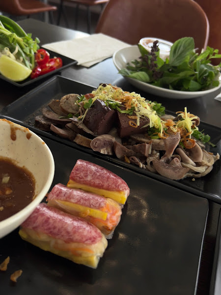 Essence Drinks and Dining 2