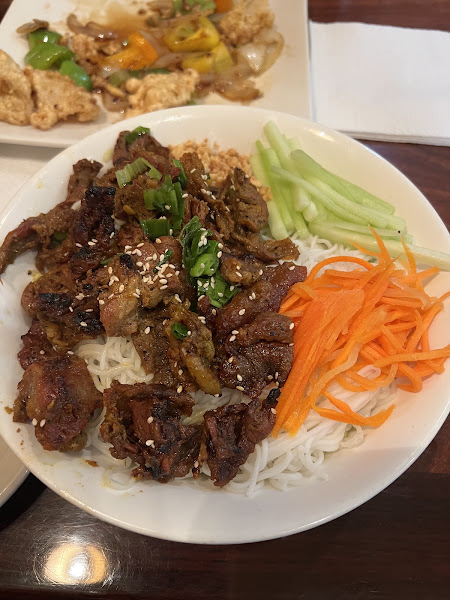 Pho Hung Cuong Restaurant 2