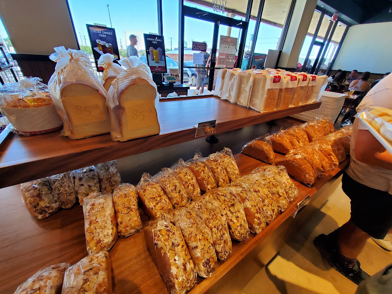 85°C Bakery Cafe - San Antonio 4