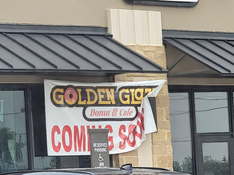 Golden glazed donut & cafe 4