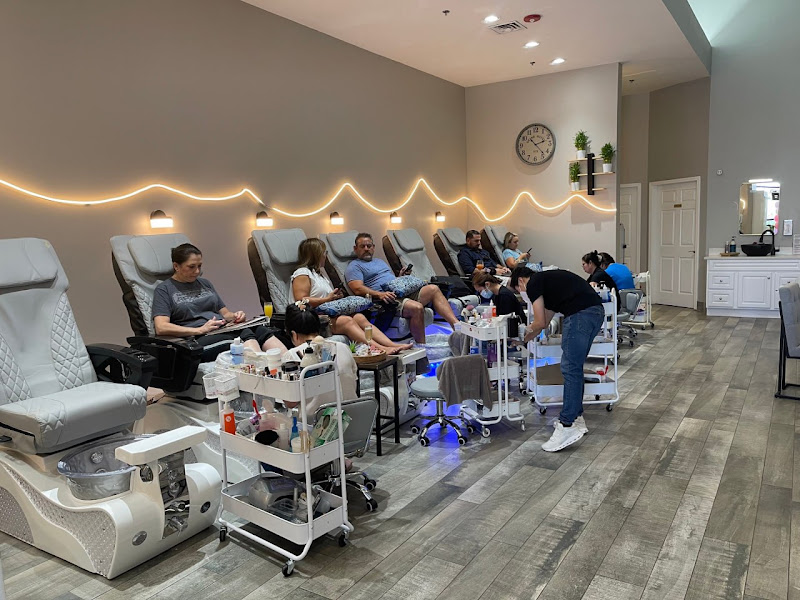 9194 Luxury Nail Lounge San Antonio 5