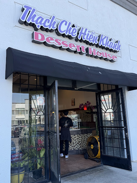 Thạch Chè Hiển Khánh