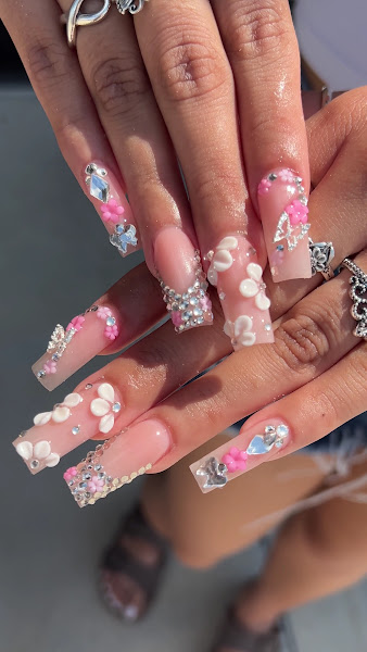 Gloss Nail Bar 3
