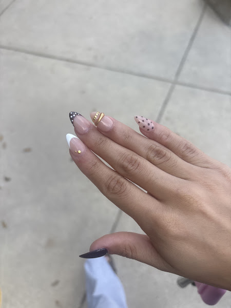 Lux Nails Bar 2