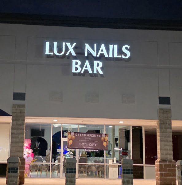 Lux Nails Bar 4