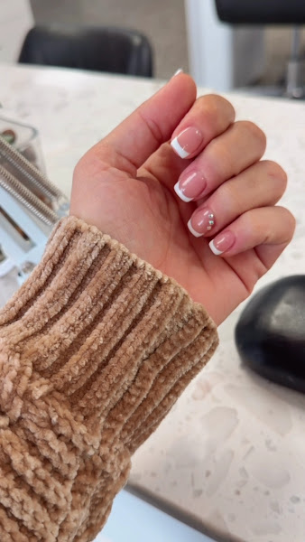 K N nails & Spa 3