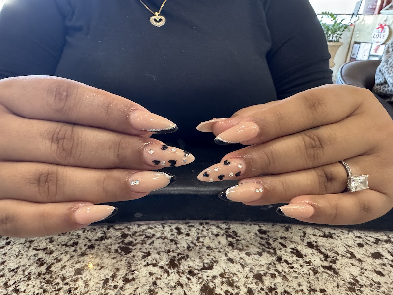 Vans Nails & Spa 5