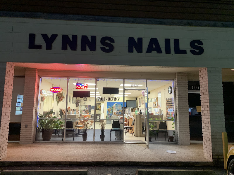 Leon Nails & Lash 4