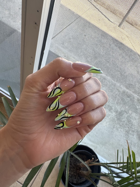 Queens Nails & Spa 2