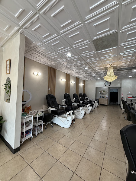Queens Nails & Spa 4