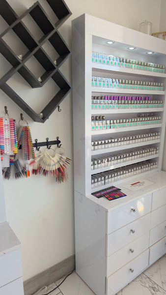 Bella vista nail & spa San Antonio 3