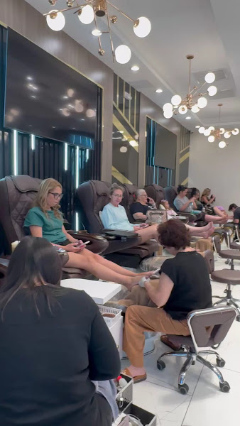 Limone Chic Nail Spa 3