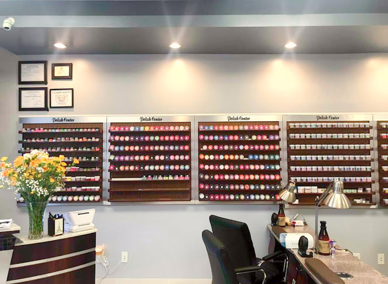 A Family Nails & Spa 4
