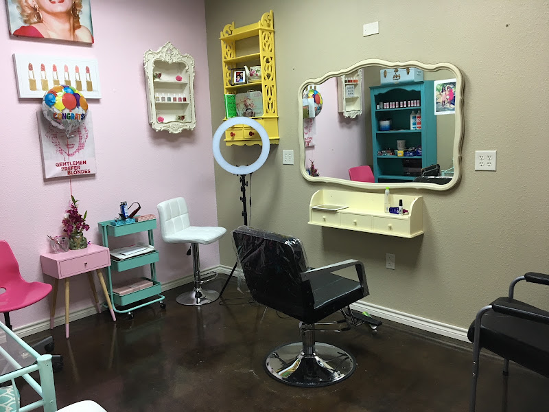 Mallorca Salon Studios & Suites 3