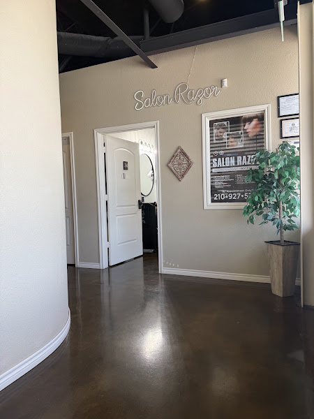 Mallorca Salon Studios & Suites 5